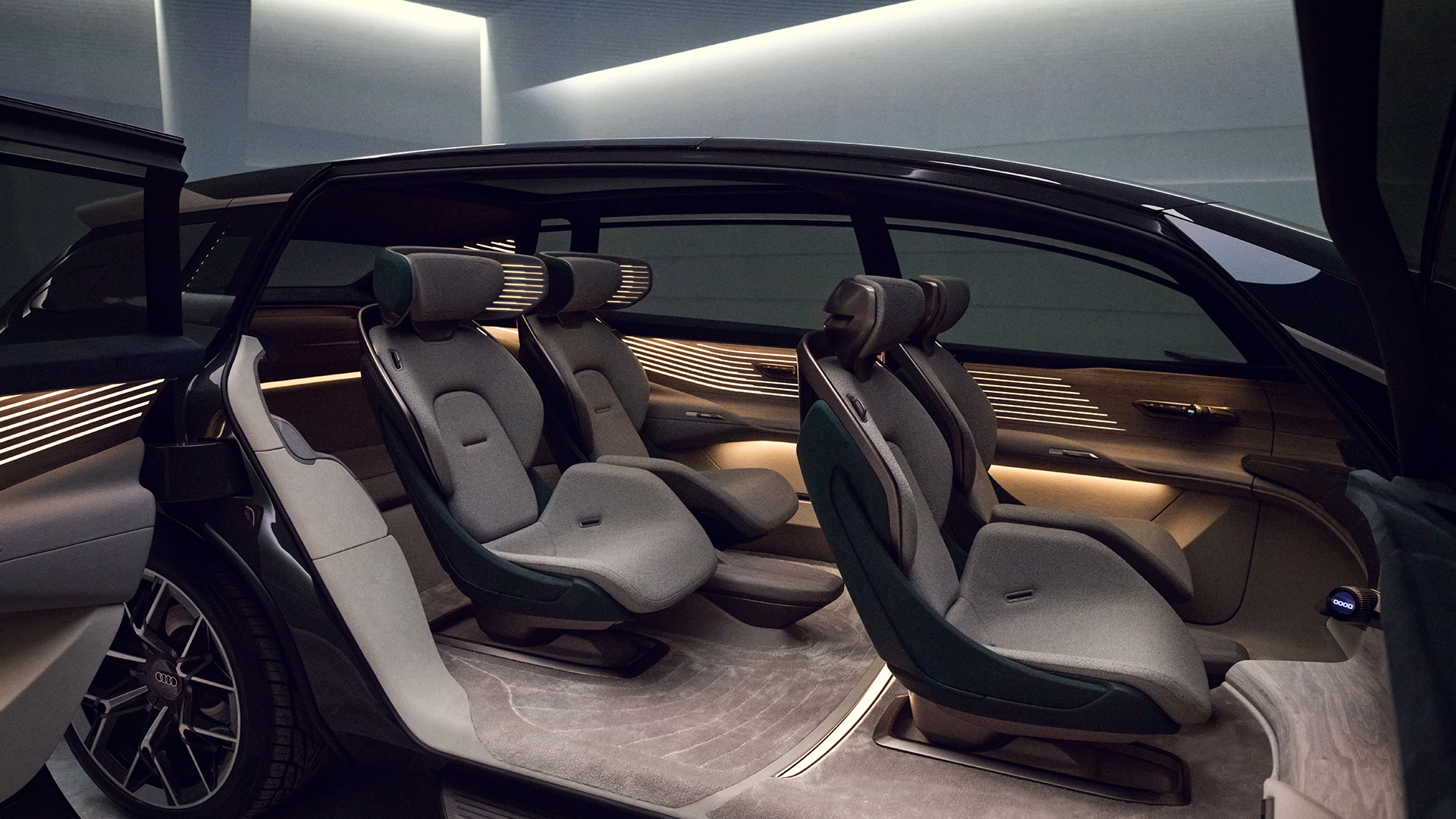 De Audi urbansphere concept heeft het grootste Audi-interieur tot nu toe. Elke stoel draait als onderdeel van het first-class comfort.