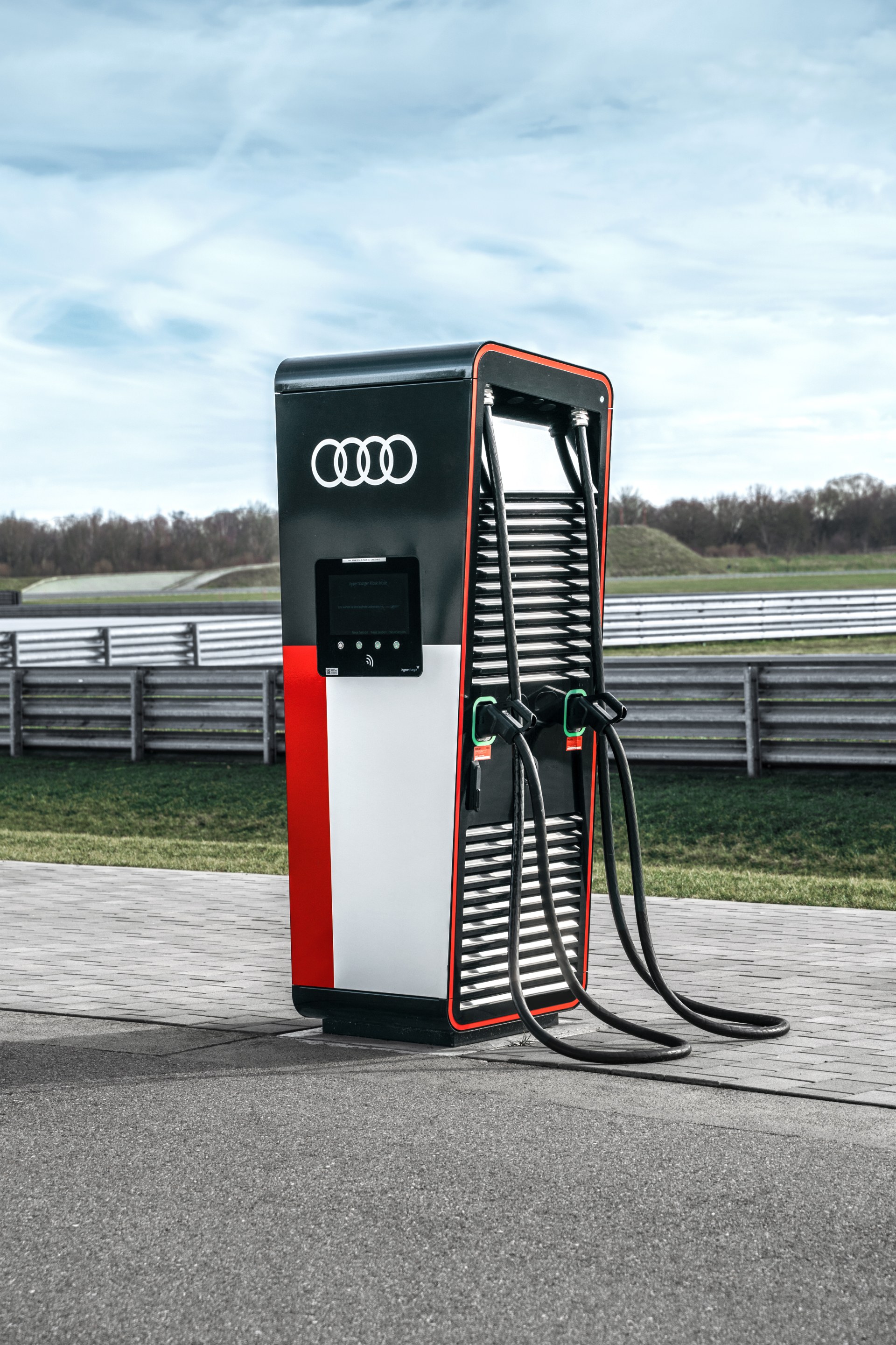 HPC-snellader op het terrein van de Audi driving experience