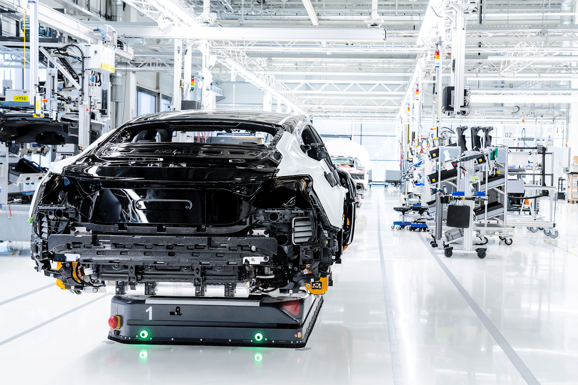 Sinds 2014 bewegen er automatische transportplatforms door de Audi-fabriek op Böllinger Höfe.