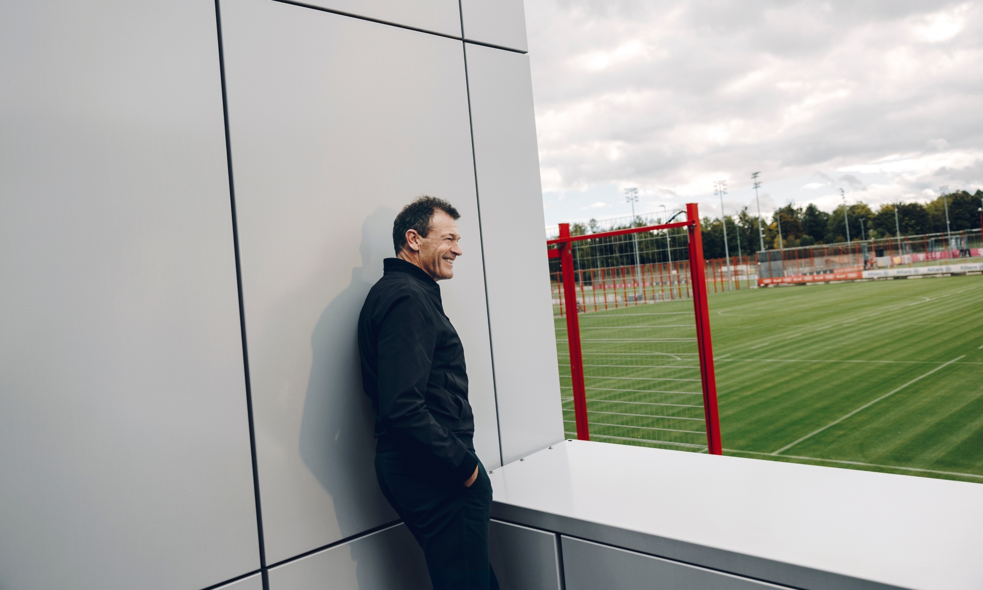 Andreas Jung op de trainingsfaciliteiten van FC Bayern.
